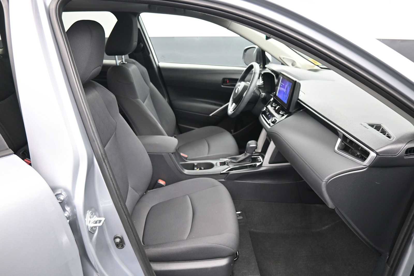 Certified 2024 Toyota Corolla Cross LE w/ Moonroof Package AWD/4WD image 23