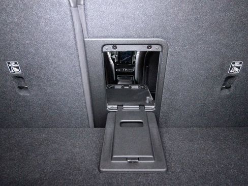 Certified 2025 Volvo XC40 B5 Plus image 30