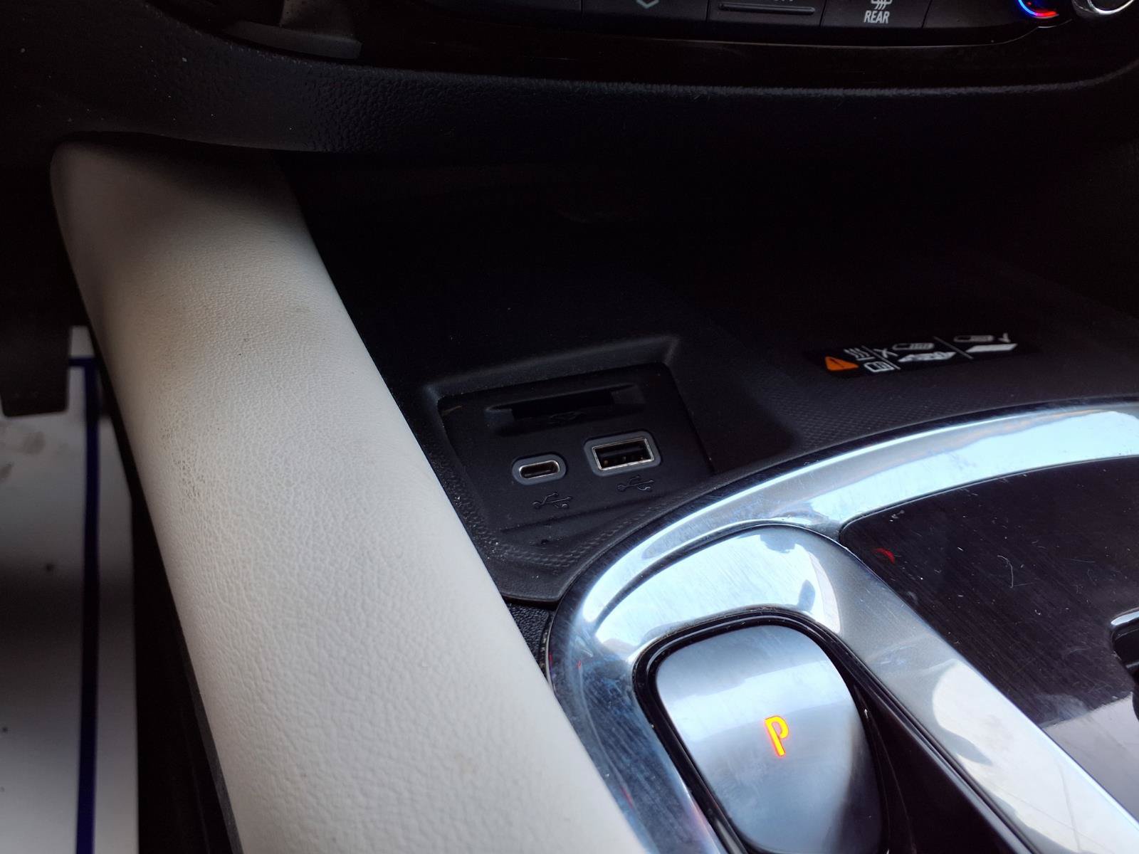 Used 2023 Buick Enclave Essence w/ Experience Buick Package FWD image 8