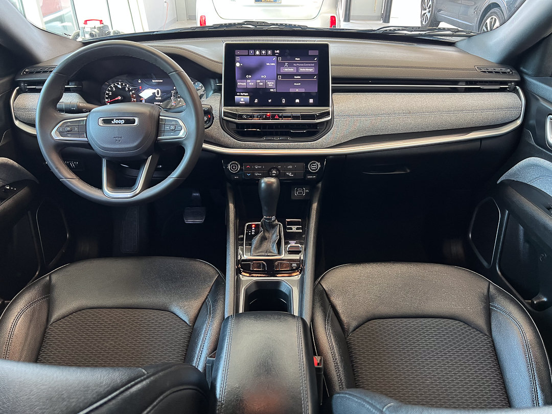 Used 2024 Jeep Compass Latitude AWD/4WD image 24