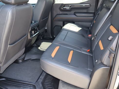 Used 2023 GMC Sierra 1500 AT4 w/ AT4 Premium Package AWD/4WD image 6