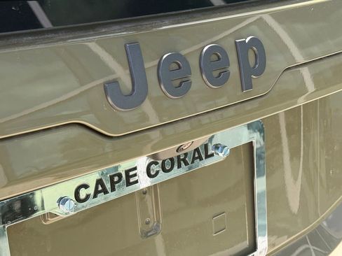 New 2026 Jeep Cherokee Laredo image 31