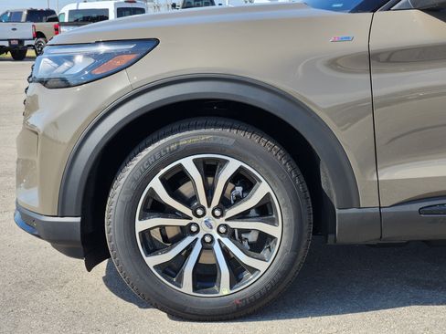 New 2026 Ford Explorer ST-Line RWD image 7