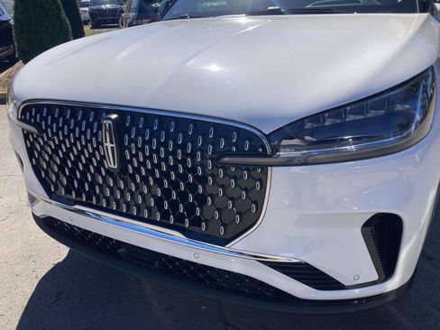 New 2025 Lincoln Aviator 2WD w/ Equipment Group 101A image 10