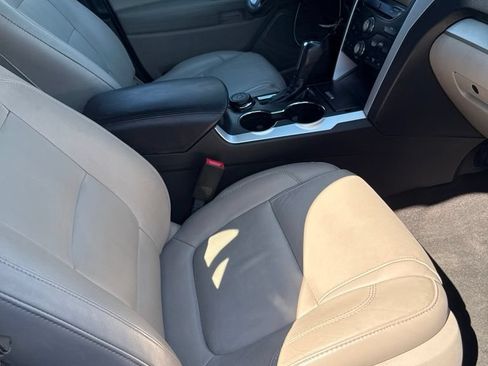 Used 2015 Ford Explorer XLT w/ Equipment Group 202A AWD/4WD image 6
