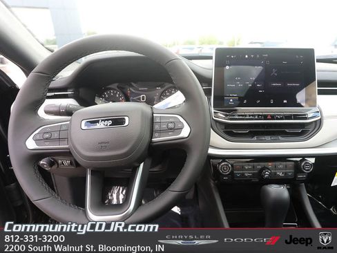 New 2025 Jeep Compass Limited w/ Sun & Sound Group image 11