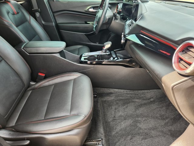 Used 2024 Chevrolet Trax RS w/ Sunroof Package FWD image 12