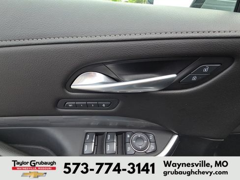 Used 2025 Cadillac XT4 Premium Luxury AWD/4WD image 13