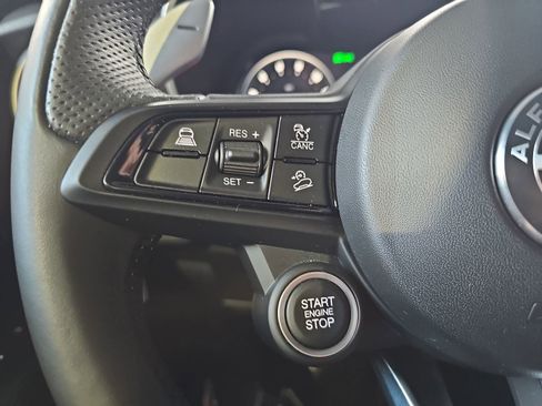 Used 2024 Alfa Romeo Stelvio Veloce image 18