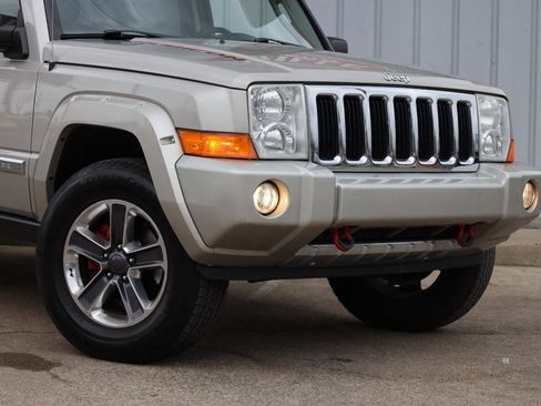 Used 2007 Jeep Commander Limited w/ Trailer Tow Group IV image 3