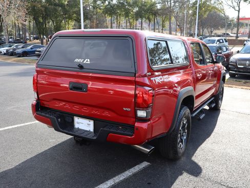 Used 2018 Toyota Tacoma TRD Off-Road w/ TRD Premium Off Road Package image 9