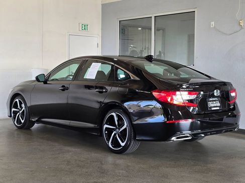 Used 2018 Honda Accord Sport image 6