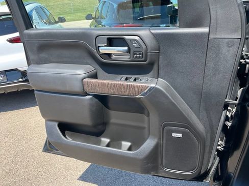 Used 2023 GMC Sierra 2500 Denali w/ Denali Black Diamond Edition AWD/4WD image 52
