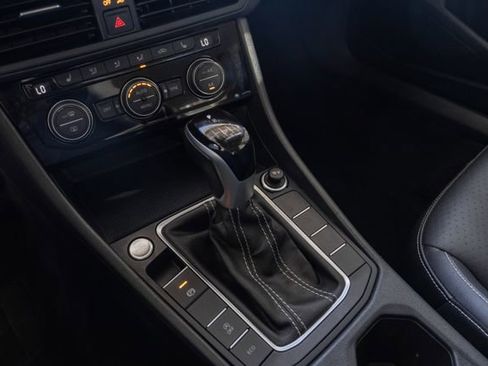 Used 2024 Volkswagen Jetta SE image 21