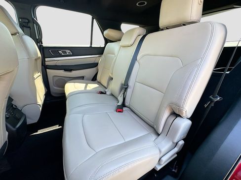 Used 2019 Ford Explorer XLT w/ Equipment Group 202A FWD image 29