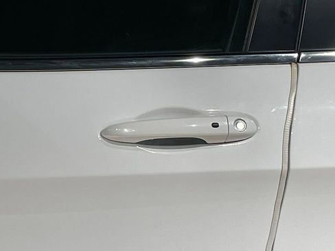 Used 2020 Jeep Cherokee Latitude Plus w/ Cold Weather Group image 16