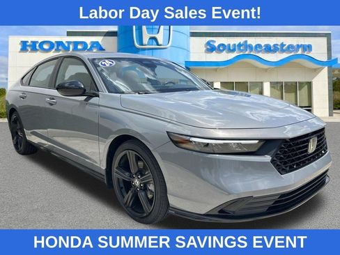 Used 2024 Honda Accord Sport image 3