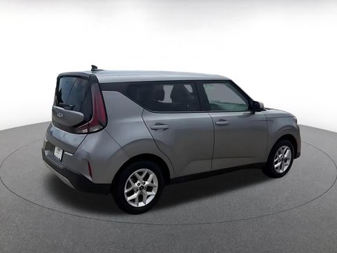 Used 2025 Kia Soul LX w/ LX Technology Package FWD image 14