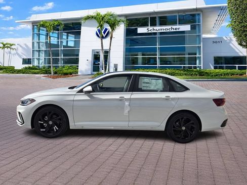 New 2026 Volkswagen Jetta SE FWD image 4