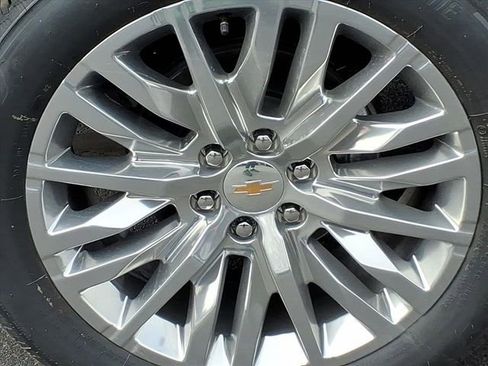 New 2026 Chevrolet Suburban High Country image 4