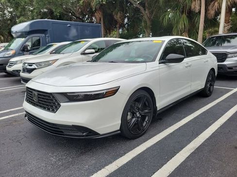 Used 2023 Honda Accord Sport image 3
