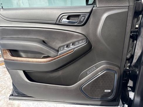 Used 2017 Chevrolet Suburban LT image 22