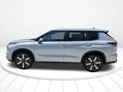 New 2026 Mitsubishi Outlander ES FWD image 7