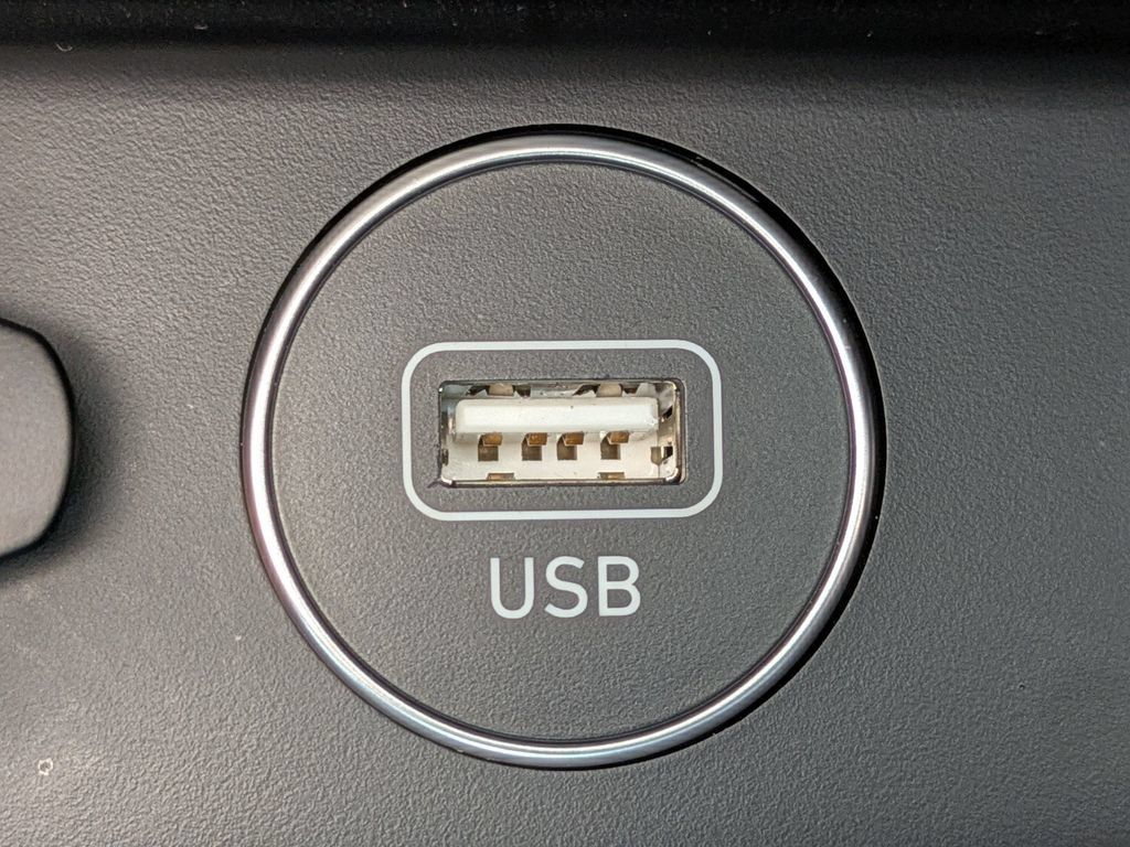 Used 2023 Genesis G70 2.0T AWD/4WD image 21