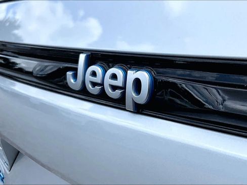 Used 2024 Jeep Grand Cherokee Limited 4xe AWD/4WD image 31