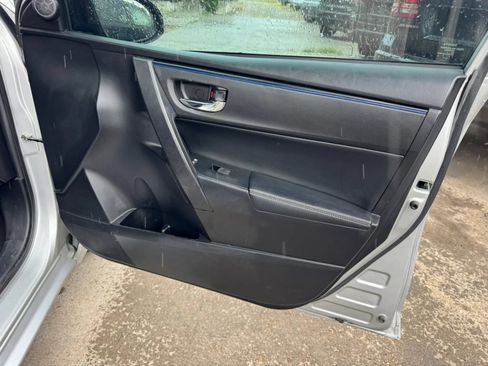 Used 2017 Toyota Corolla SE FWD image 24