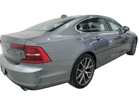 Used 2018 Volvo S90 T5 Momentum w/ Convenience Package image 4