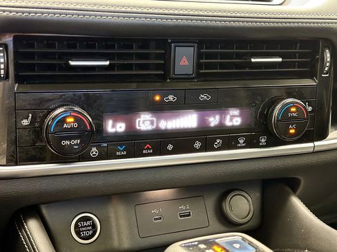 Used 2022 Nissan Rogue SL FWD image 9