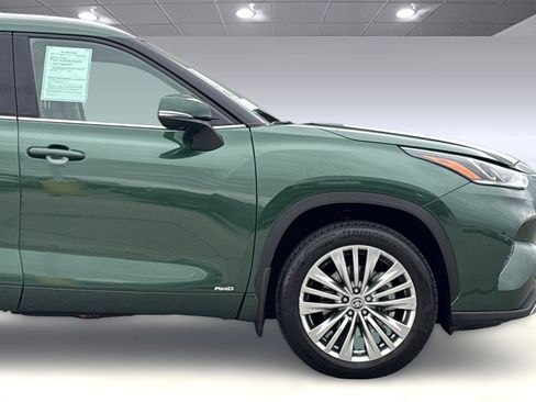 Used 2024 Toyota Highlander Platinum image 36