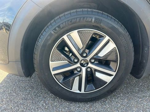Used 2021 Kia Niro EX Premium FWD image 11