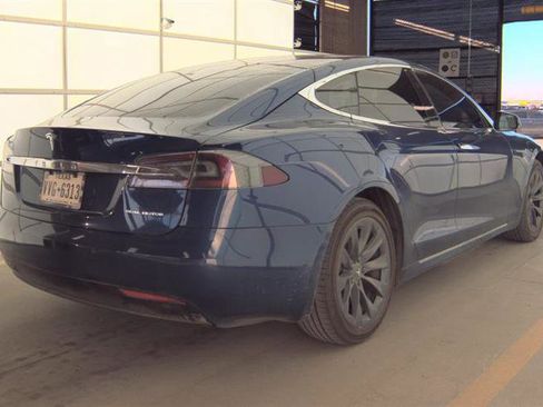 Used 2019 Tesla Model S Standard Range image 9