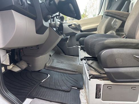 Used 2016 Mercedes-Benz Sprinter 3500 image 38