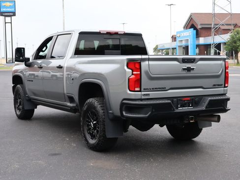 Used 2025 Chevrolet Silverado 2500 ZR2 w/ Technology Package AWD/4WD image 7