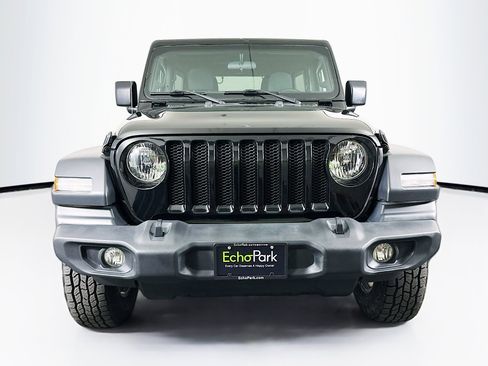 Used 2019 Jeep Wrangler Unlimited Sport S image 2