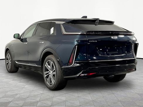 New 2026 Cadillac Lyriq Luxury AWD/4WD image 6
