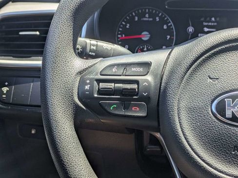 Used 2018 Kia Sorento FWD image 24