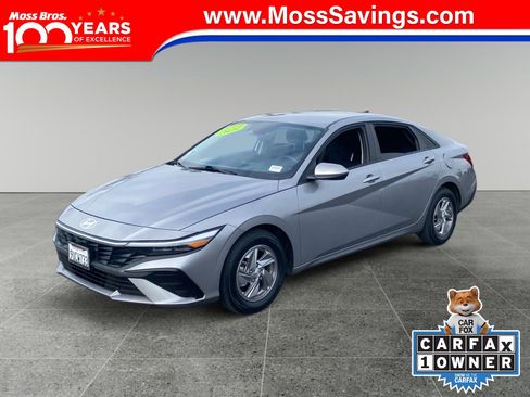 Used 2025 Hyundai Elantra SE image 1