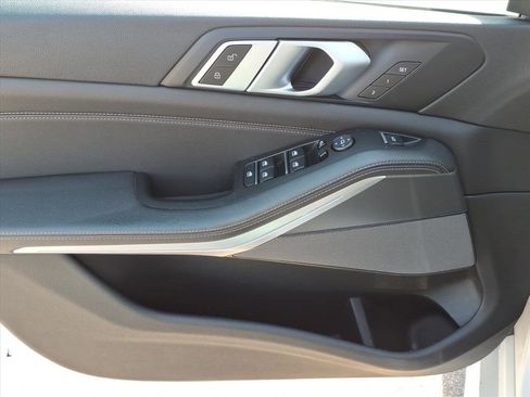 Used 2019 BMW X5 xDrive40i w/ M Sport Package image 9