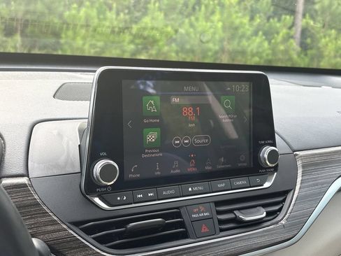 Used 2019 Nissan Altima 2.5 SL FWD image 18