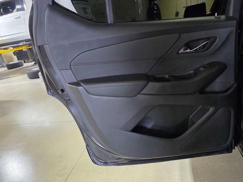 Used 2021 Chevrolet Traverse Premier w/ Redline Edition FWD image 10