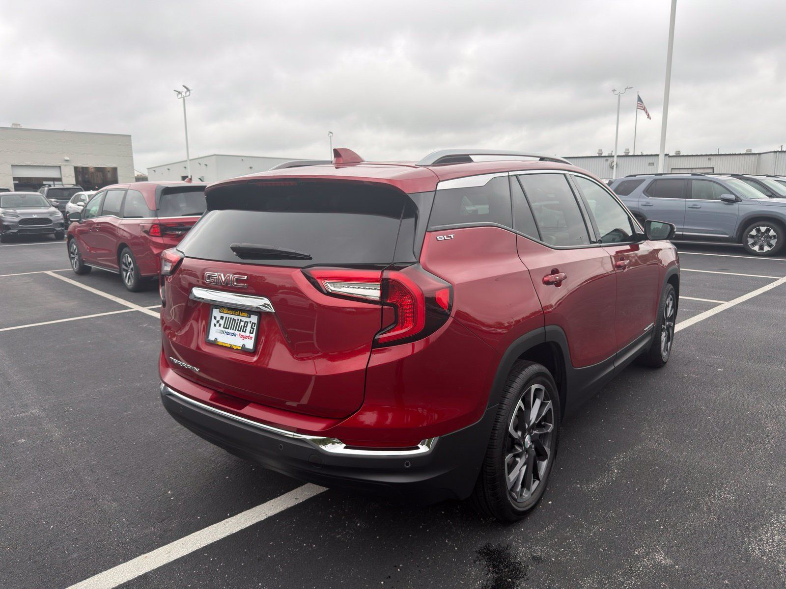 Used 2023 GMC Terrain SLT w/ Infotainment Package II FWD image 7