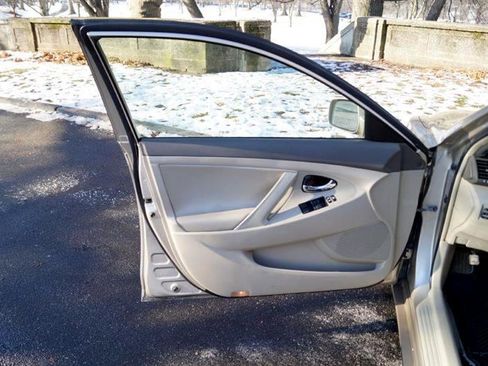 Used 2008 Toyota Camry XLE image 16