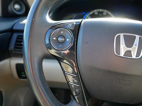 Used 2015 Honda Accord EX-L image 31