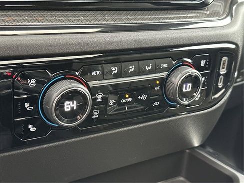 Used 2022 Chevrolet Silverado 1500 ZR2 w/ Technology Package image 37