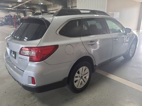 Used 2017 Subaru Outback 2.5i Premium AWD/4WD image 10