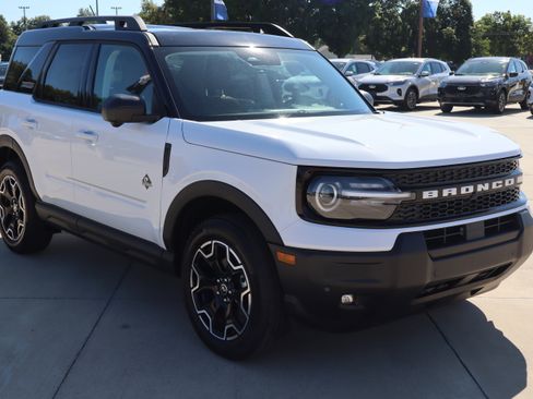 New 2025 Ford Bronco Sport Outer Banks w/ Outer Banks Tech Package+ image 3